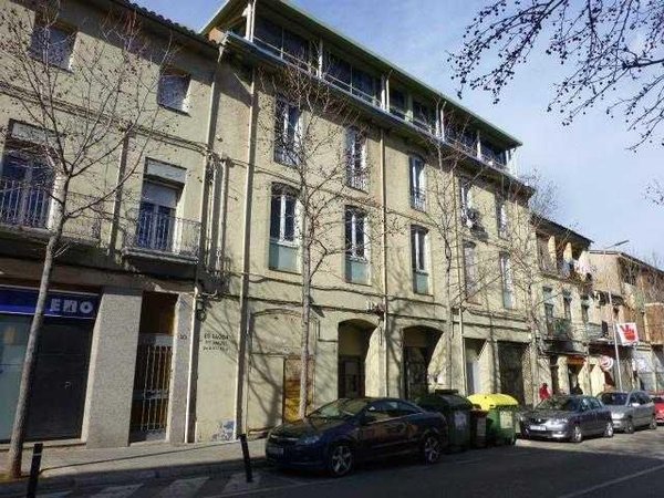 Propriété commerciale à Olot, Spain 141m² No. 75480