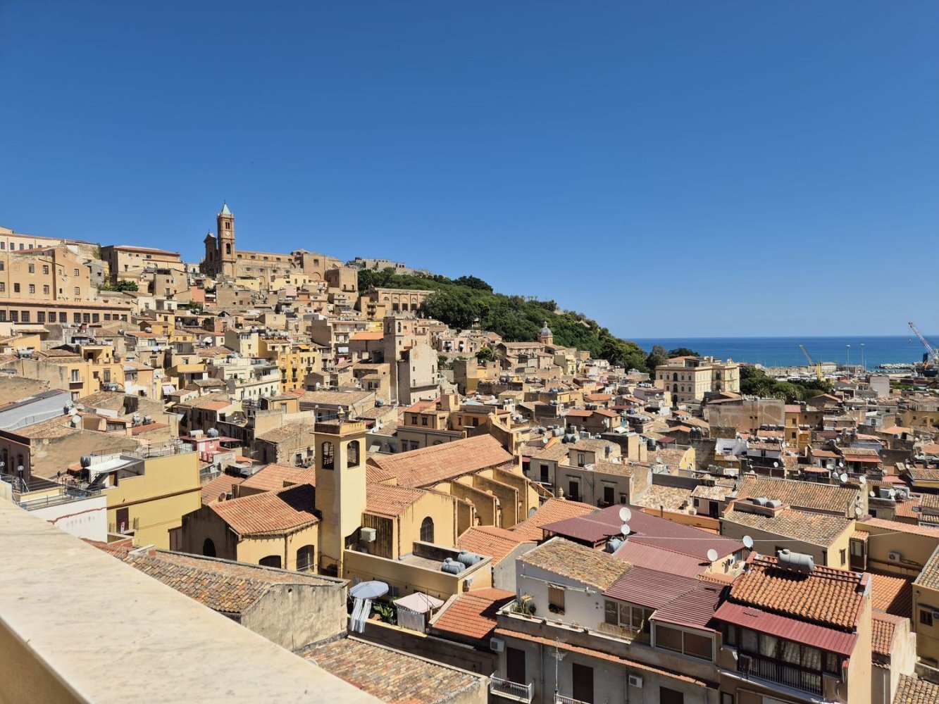 Apartamento de 4 divisões em Termini Imerese, Italy N.º 301116