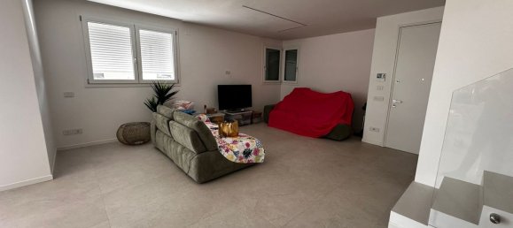 5 bedrooms House in Nonantola, Italy No. 347030 3