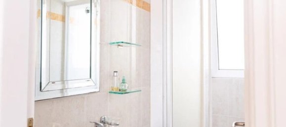 4 Schlafzimmer Property in Athens, Greece, Nr. 3077 9