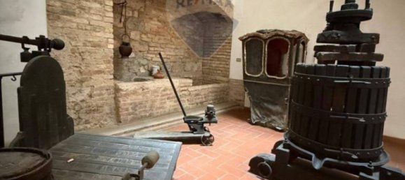 4 bedrooms Apartment in San Gimignano, Italy No. 304179 3