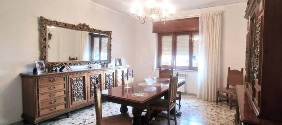 3 rooms Apartment in Naples, Italy No. 80819 4