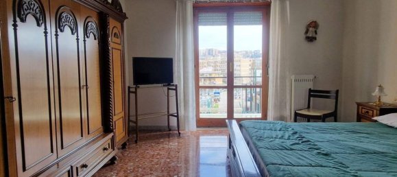 3 rooms Apartment in Naples, Italy No. 80819 12