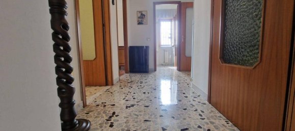 3 rooms Apartment in Naples, Italy No. 80819 5