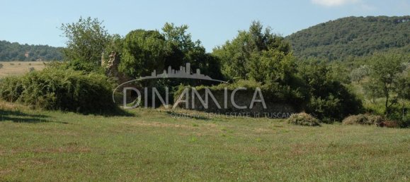 682599m² Land in Pomarance, Italy No. 224865 8
