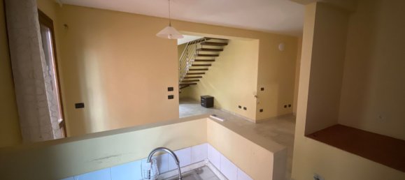 3 rooms Duplex in Prato, Italy No. 52176 13