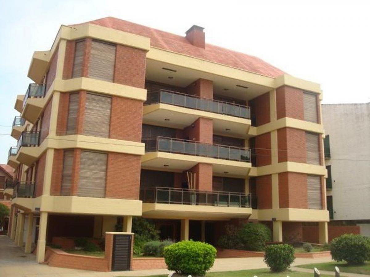 4 bedrooms Apartment in Mar del Plata, Argentina No. 82985