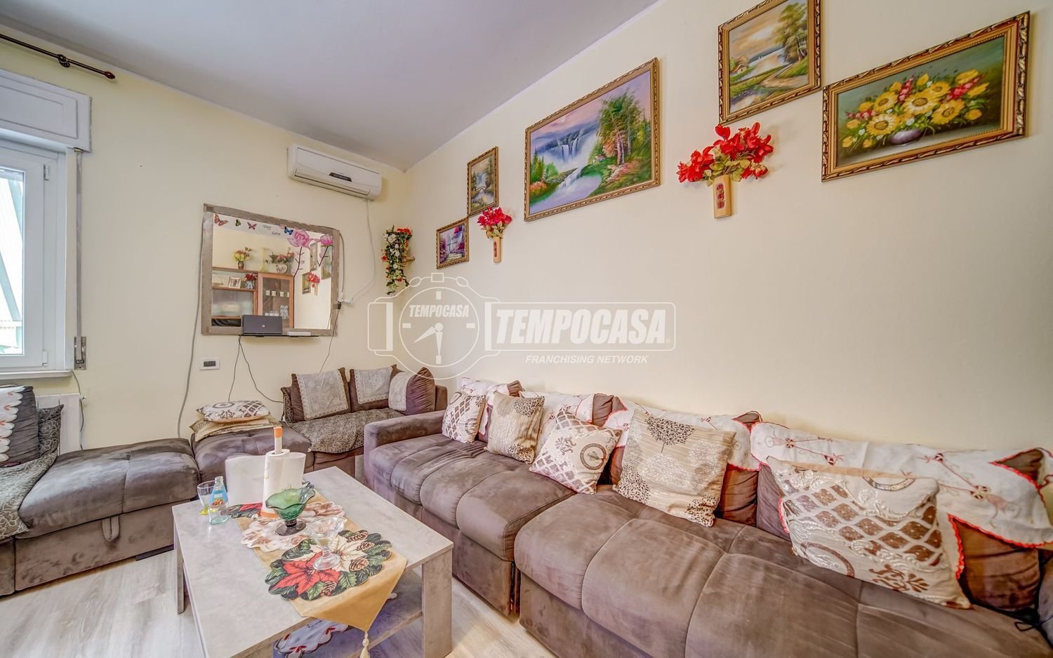 2 Schlafzimmer Haus in Cassano Magnago, Italy, Nr. 365569
