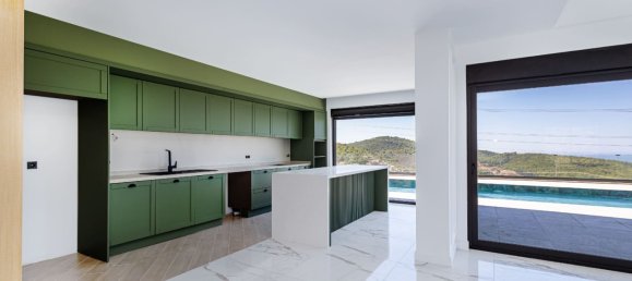 Villa de 4+1 en Kargicak, Turkey No. 40359 14