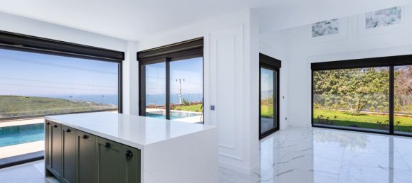 Villa de 4+1 en Kargicak, Turkey No. 40359 11