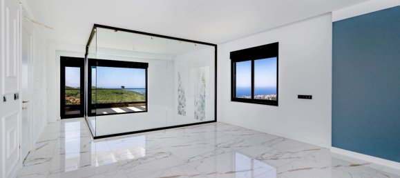 Villa de 4+1 en Kargicak, Turkey No. 40359 23