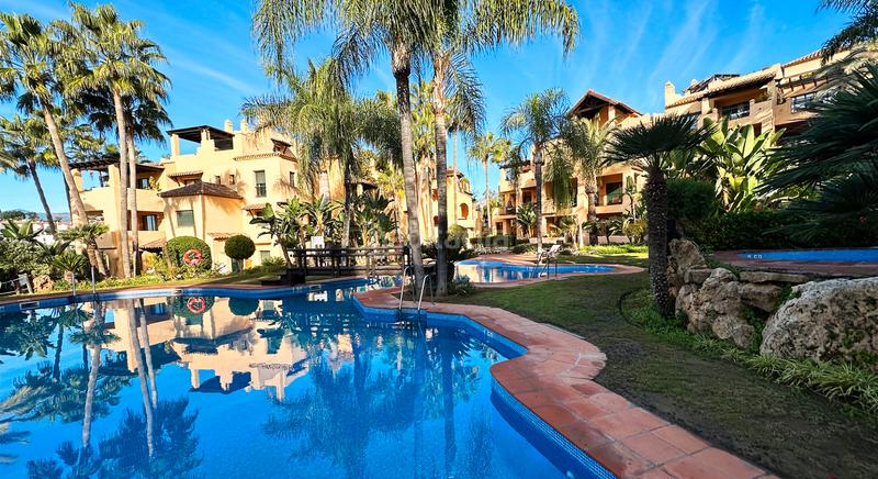 3 bedrooms Apartment in Estepona, Spain No. 170166