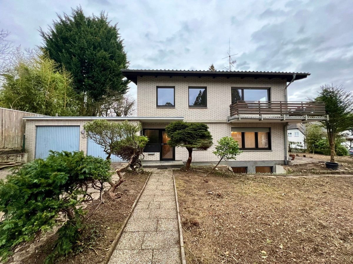 Дом с 6 комнатами в Rosrath, Германия № 47180