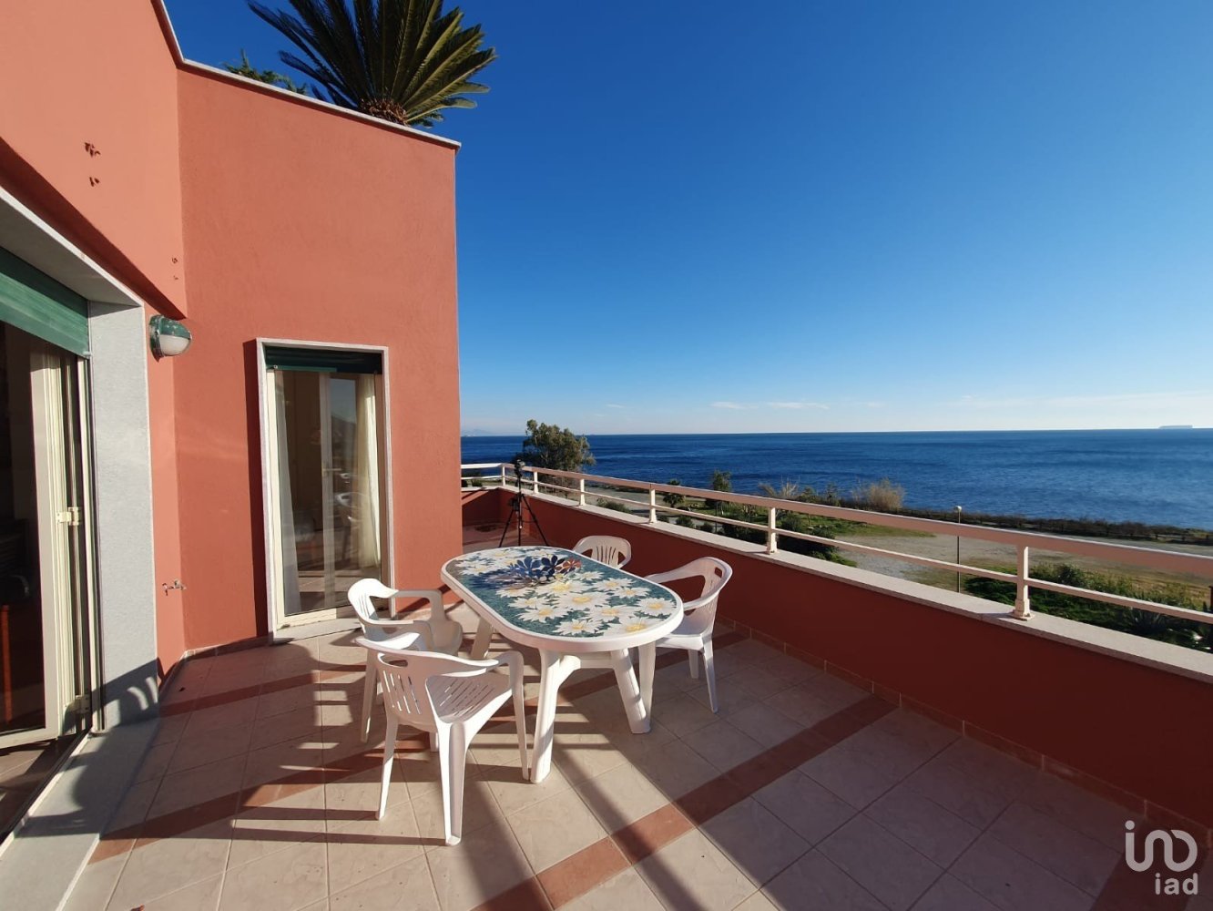 Apartamento de 2 dormitorios en Arenzano, Italy No. 403641