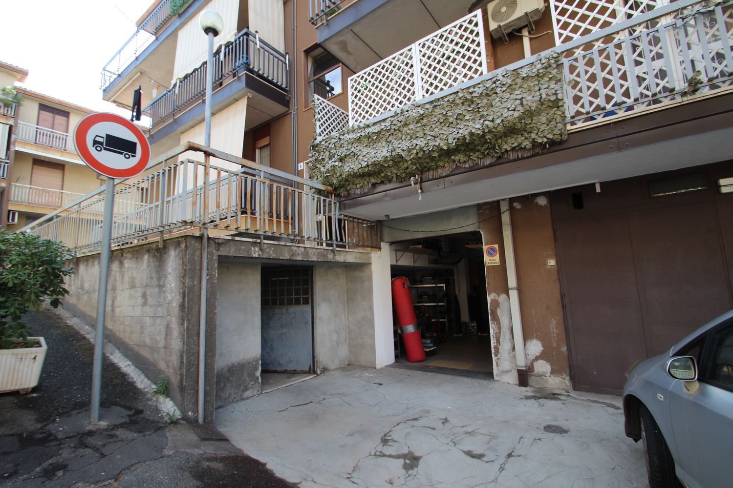 Garaje en Mascalucia, Italy 21 m² No. 337931