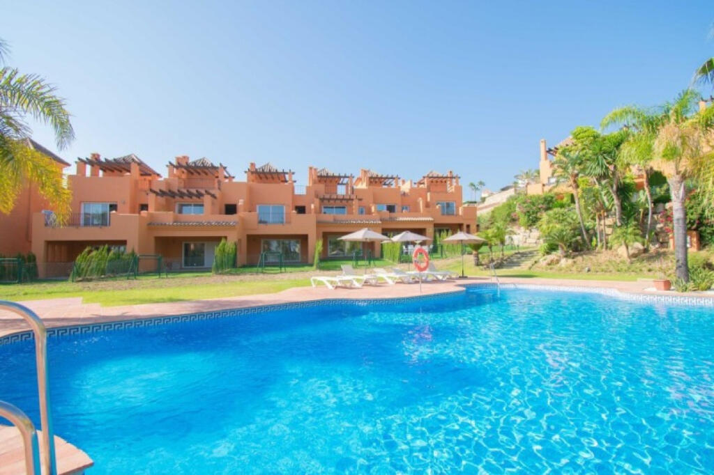 3 bedrooms Townhouse in Marbella, Spain No. 63852