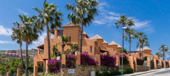 3 bedrooms Townhouse in Marbella, Spain No. 63852 3