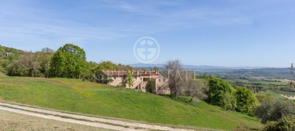 5 bedrooms House in Cetona, Italy No. 178529 2