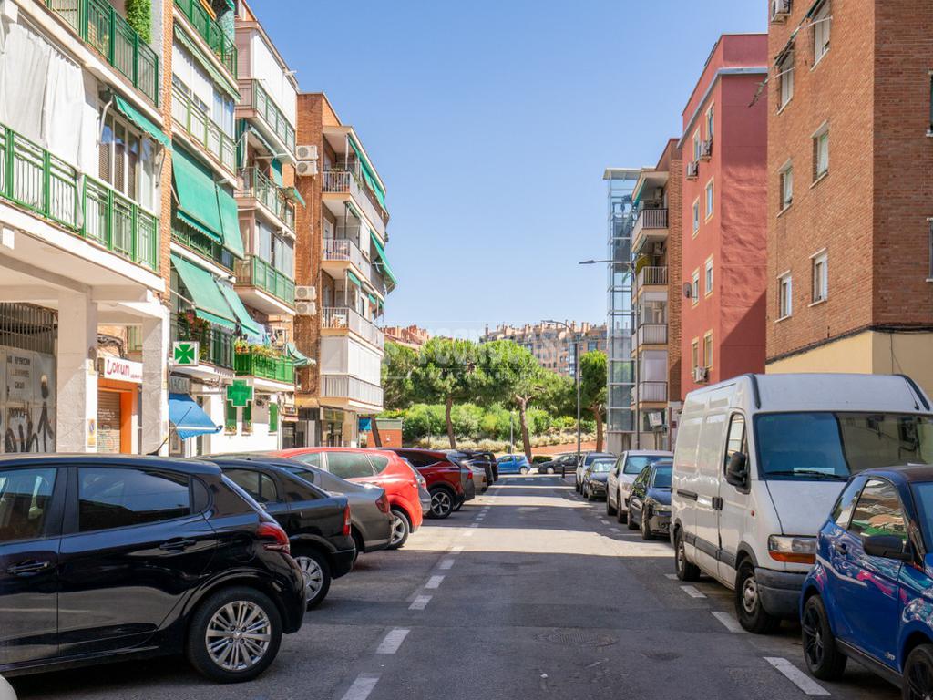 3 rooms Apartment in Madrid, Spain No. 230452