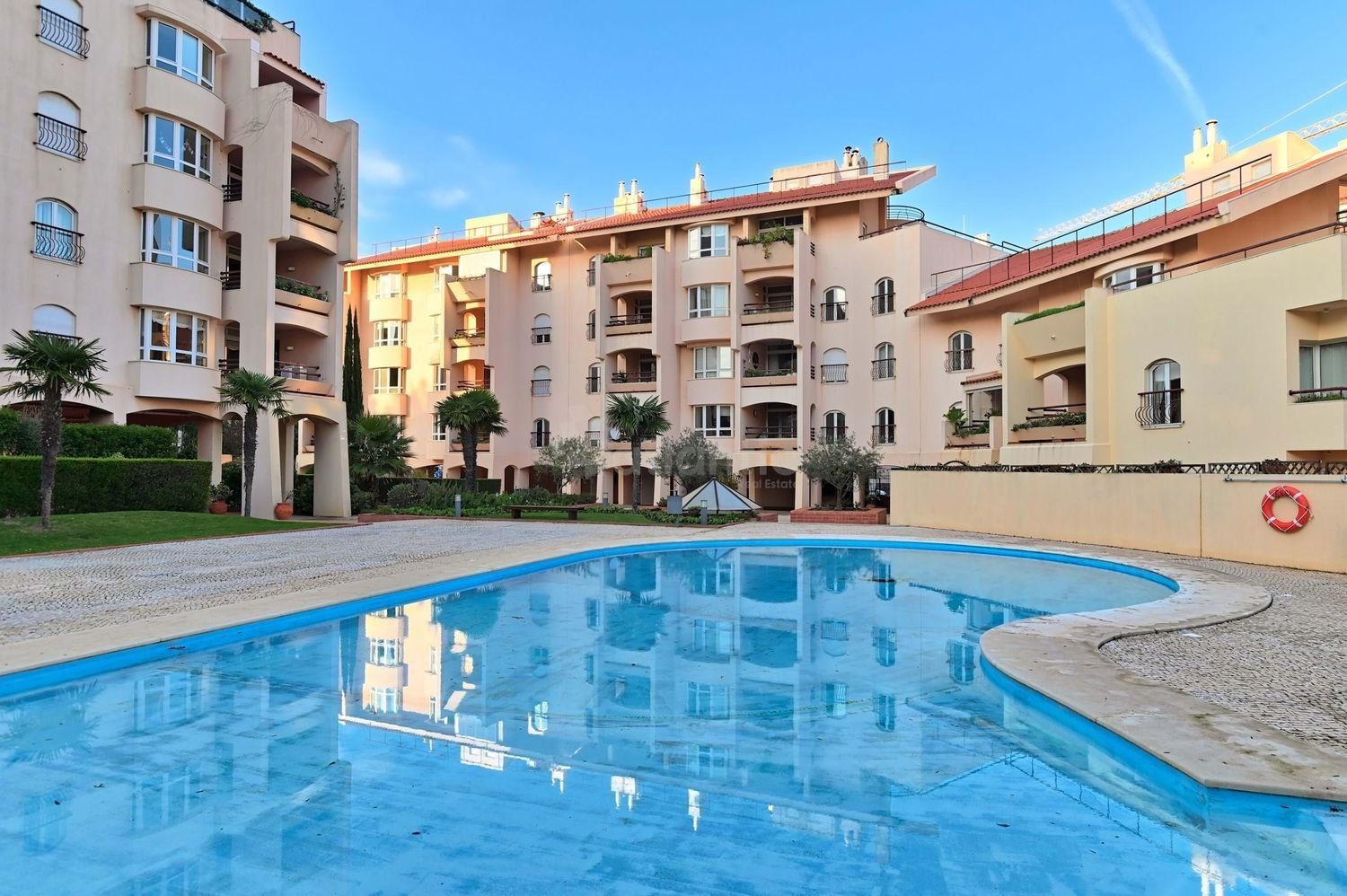 3 bedrooms Apartment in Cascais, Portugal No. 123742