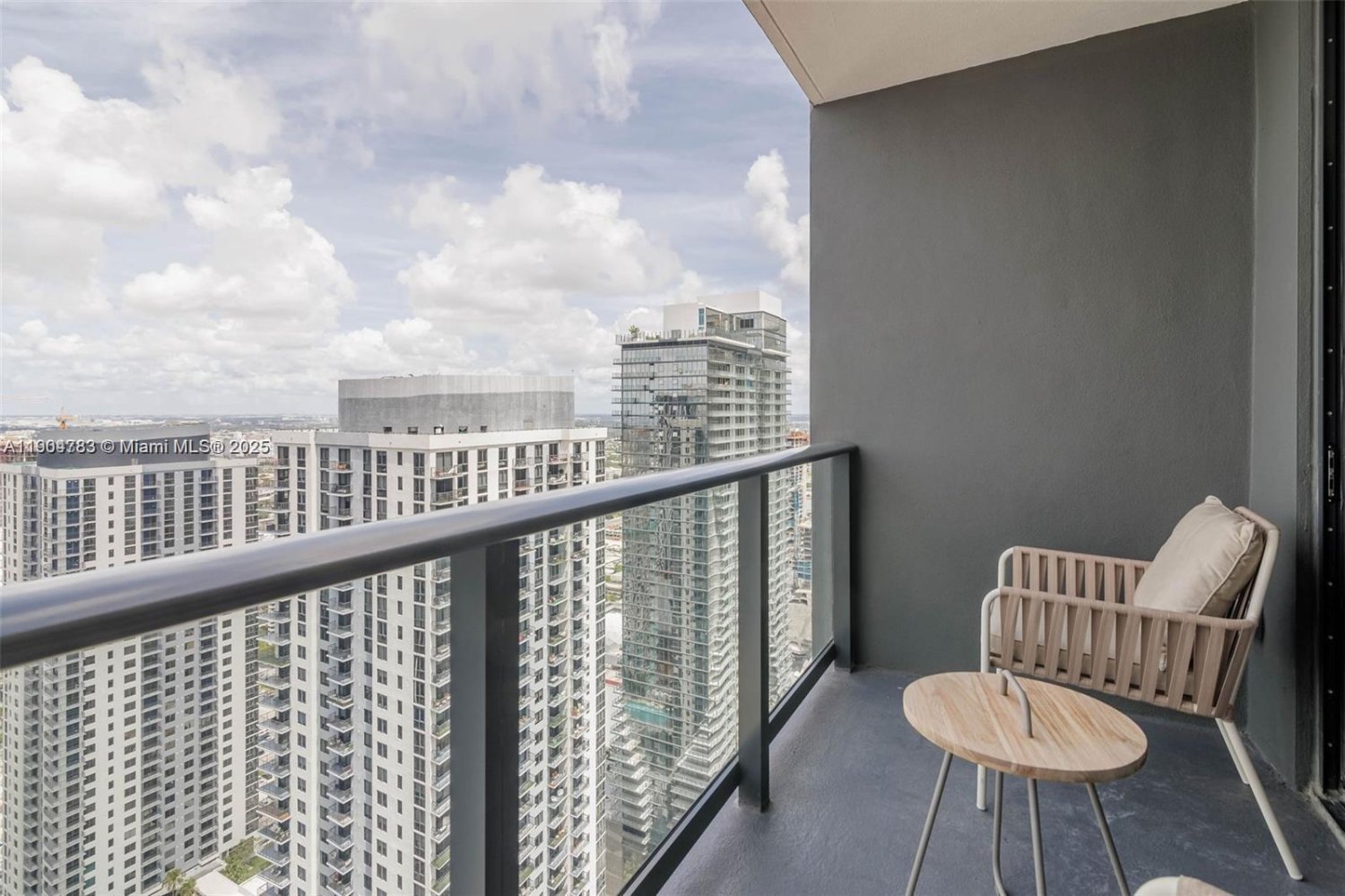 1 dormitorio propiedad comercial en venta en Miami, Miami-Dade, Florida, USA № 615862
