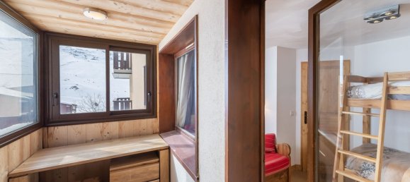 2 bedrooms Apartment in Les Belleville, France No. 484 9