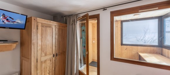 2 bedrooms Apartment in Les Belleville, France No. 484 8