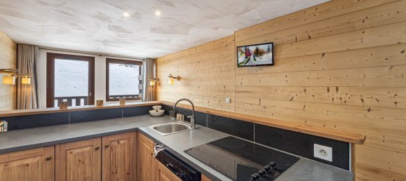 2 bedrooms Apartment in Les Belleville, France No. 484 5