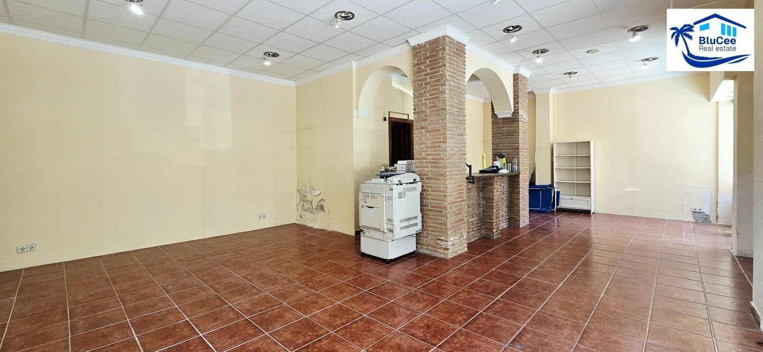  عقار تجاري في Torre del Mar, Spain 64متر مربع رقم 148953