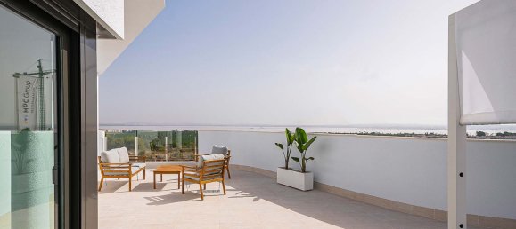 3 bedrooms Villa in Torrevieja, Spain No. 8718 6