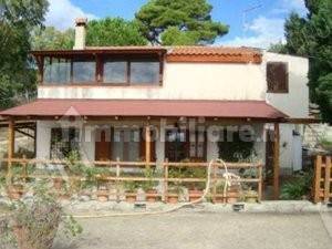 Вилла с 4 спальнями в Мессина, Италия № 38245