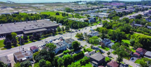 4 bedrooms House in Mississauga, Canada No. 796 2