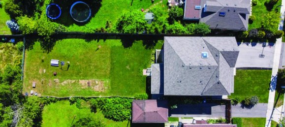 4 bedrooms House in Mississauga, Canada No. 796 3