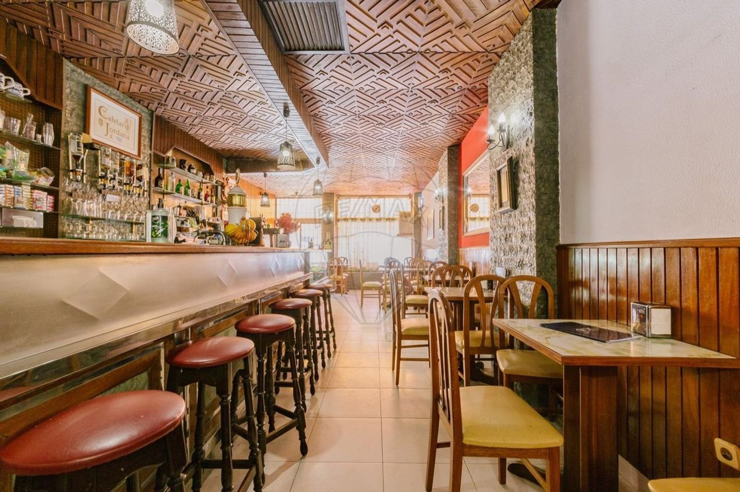 65m² Commercial property in Oeiras, Portugal No. 82372