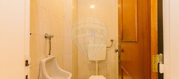 65m² Commercial property in Oeiras, Portugal No. 82372 4