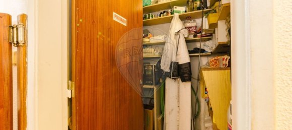 65m² Commercial property in Oeiras, Portugal No. 82372 5