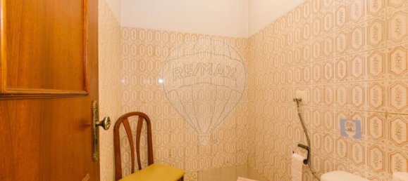 65m² Commercial property in Oeiras, Portugal No. 82372 3