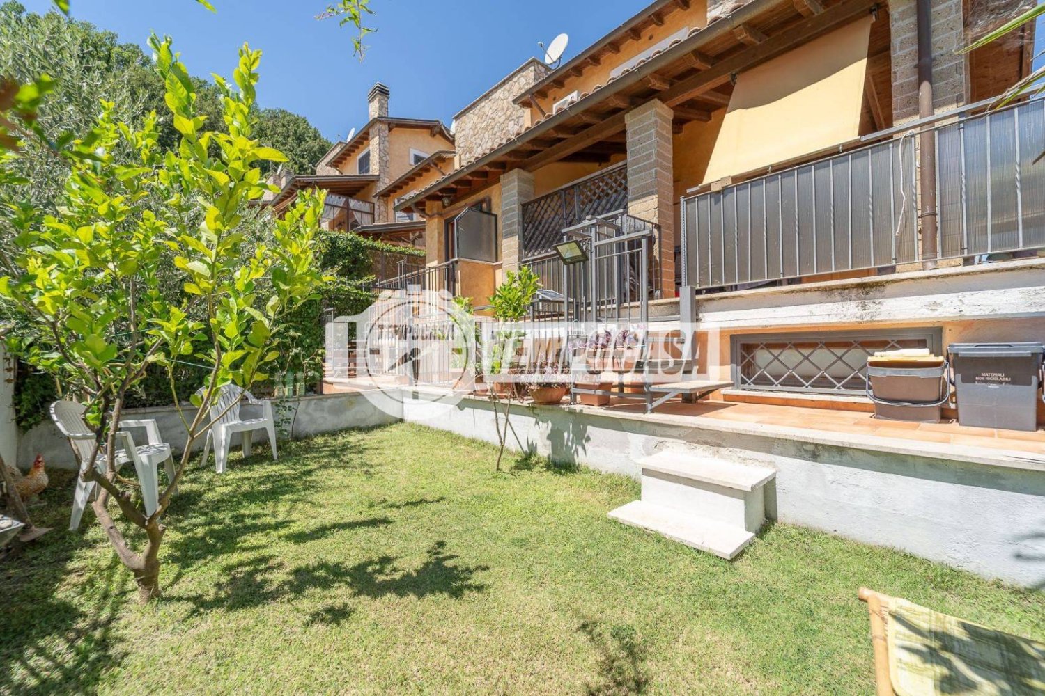 5 rooms Apartment in Fiumicino, Italy No. 281036