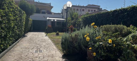 5-salle Maison à Livorno, Italy No. 230121 2