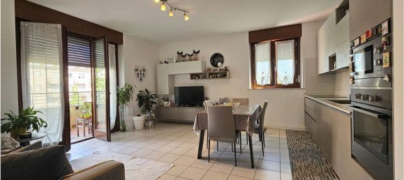 3 bedrooms Apartment in Pregnana Milanese, Italy No. 373131 3