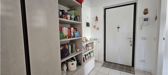 3 bedrooms Apartment in Pregnana Milanese, Italy No. 373131 18