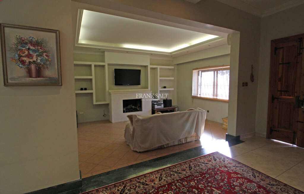 Casa de 5 dormitorios en Pembroke, Malta No. 4115