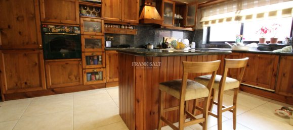 Casa de 5 dormitorios en Pembroke, Malta No. 4115 10