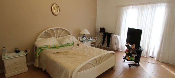 Casa de 5 dormitorios en Pembroke, Malta No. 4115 13