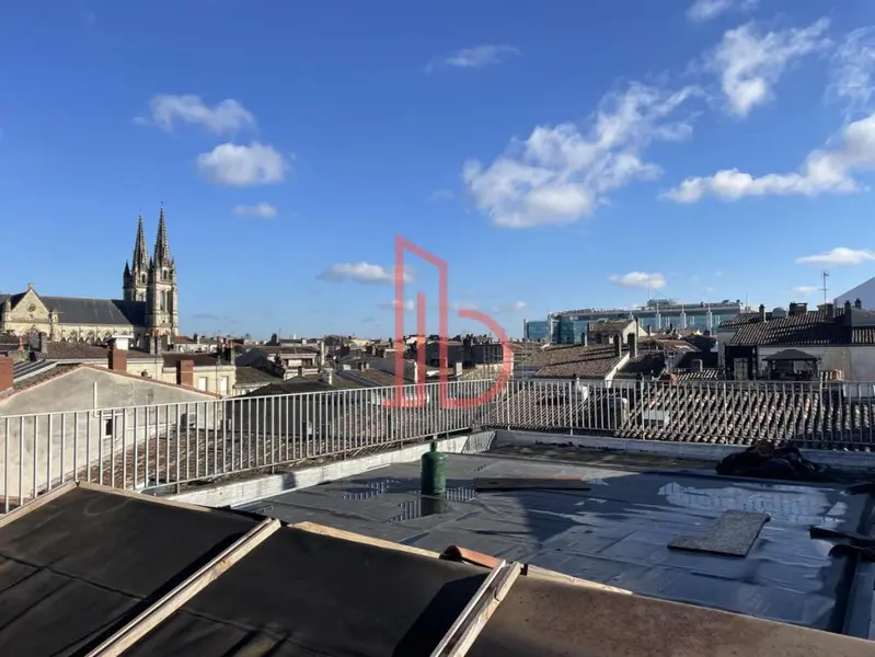 Bureau à Bordeaux, France 210m² No. 346108