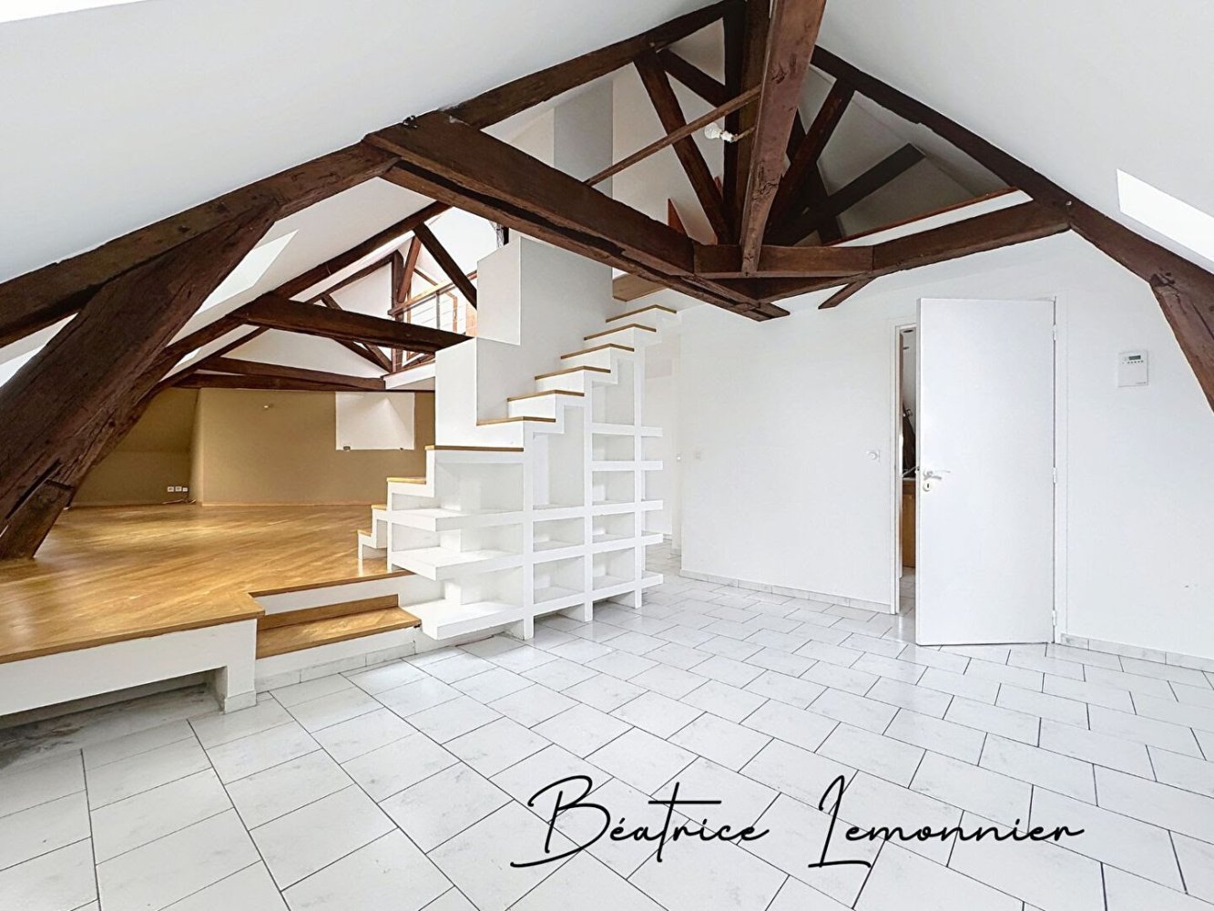 4 bedrooms Apartment in Orleans, France No. 41899