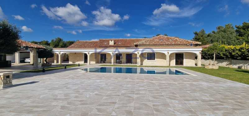 4 Schlafzimmer Villa in Souni–Zanatzia, Cyprus, Nr. 16064