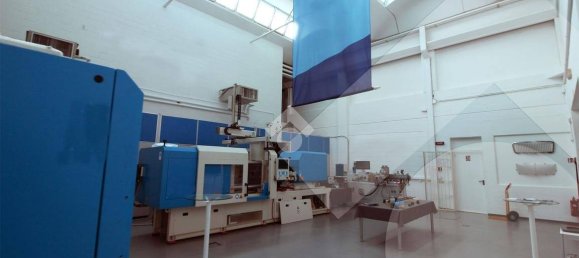 5 rooms Office in Arese, Italy No. 132449 2