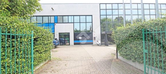 5 rooms Office in Arese, Italy No. 132449 3