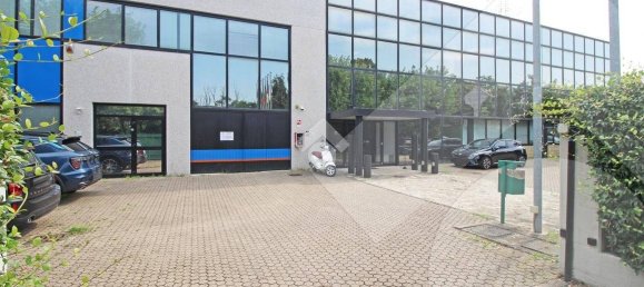 5 rooms Office in Arese, Italy No. 132449 6